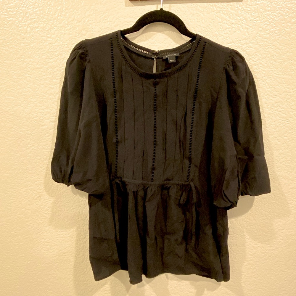 Ann Taylor Small Puff short sleeves blouse